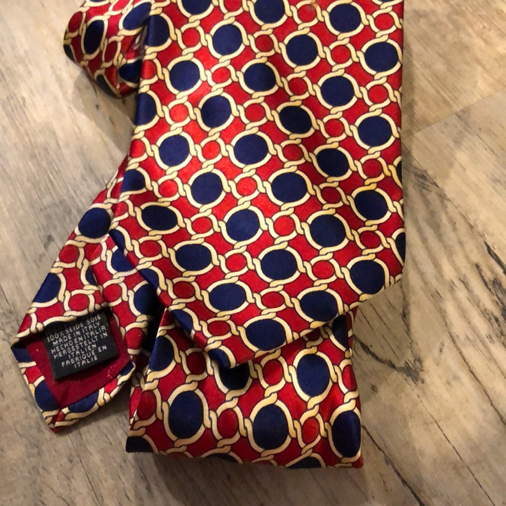 Beautiful Patterned 100% Italian silk Tie